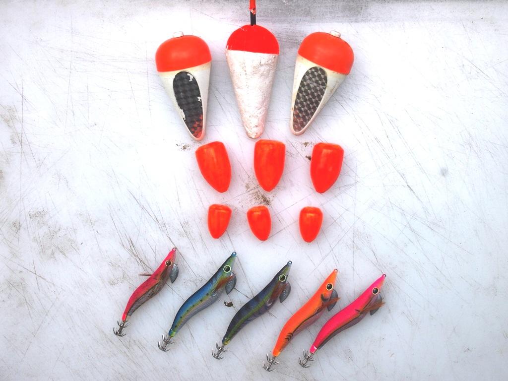 4. Bobby corks for chasing drummer and a selection of squid jigs © Gary Brown